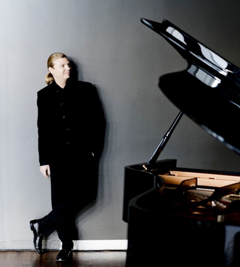 18.10.2024 - Philzuid - Rachmaninov - Denis Kozukhin (dirigent).jpg