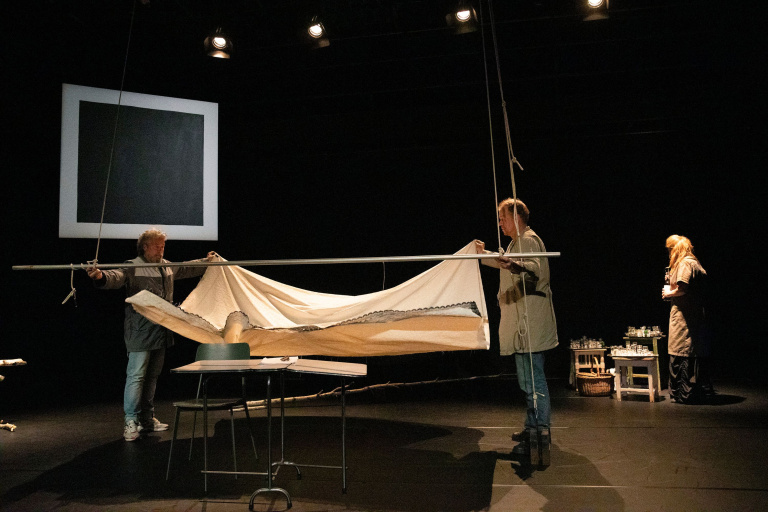 3x Moskow - Dood paard