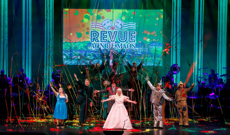 Revue aon de Maos - Oelala!