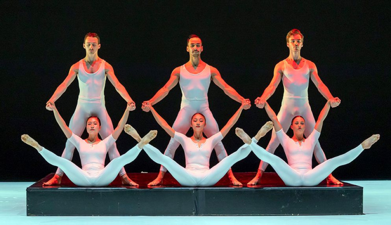 Introdans - Less is more