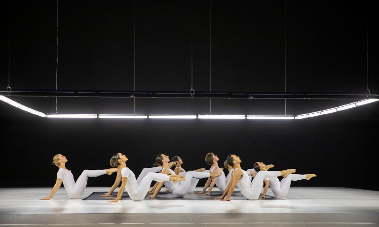 Introdans - Less is more